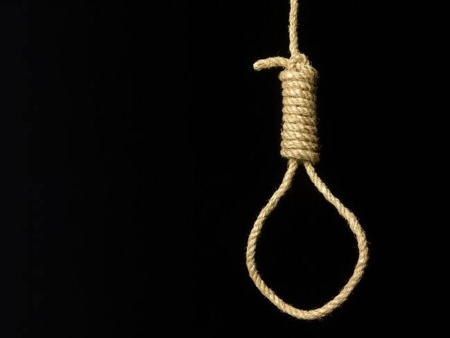 En México, habitantes simulan "ahorcamiento" de político y lo retienen por horas. Foto: Getty Images