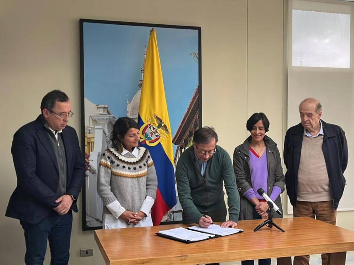 Petro sanciona la ley por la cual se aprueba el Acuerdo de Escazú