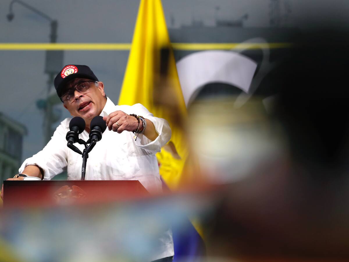 Presidente Gustavo Petro anuncia suspensión de exportaciones de carbón a Israel