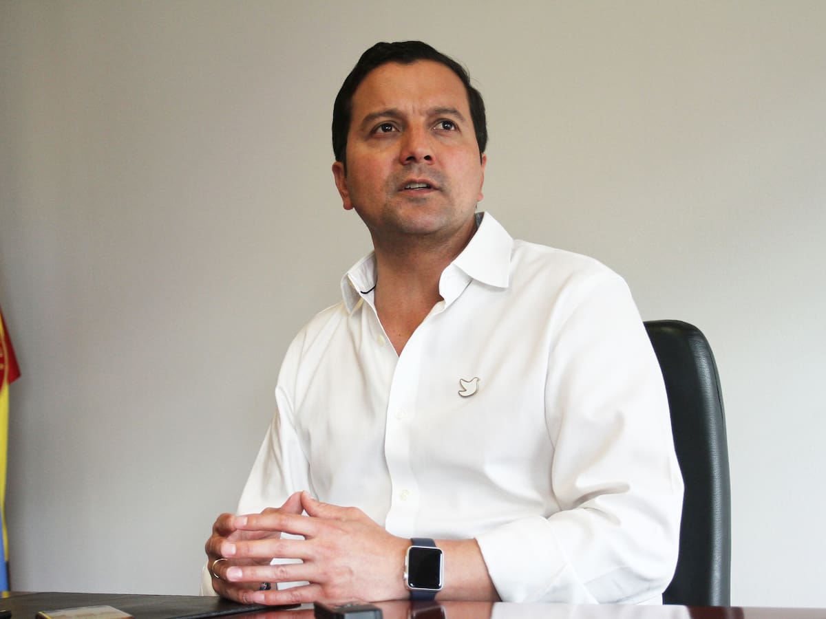 David Luna advierte que proyecto para reducir el receso legislativo podría hundirse