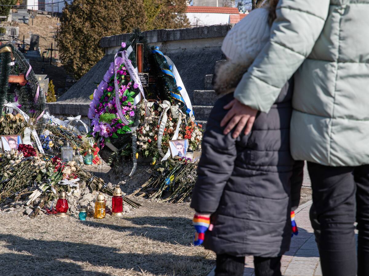 97 niños han muerto en la guerra en Ucrania, dice Zelenski ante el Parlamento de Canadá