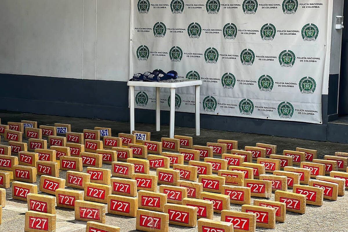 En 168 paquetes iban ocultos 150 kilogramos de cocaína. Crédito: Policía Nacional.