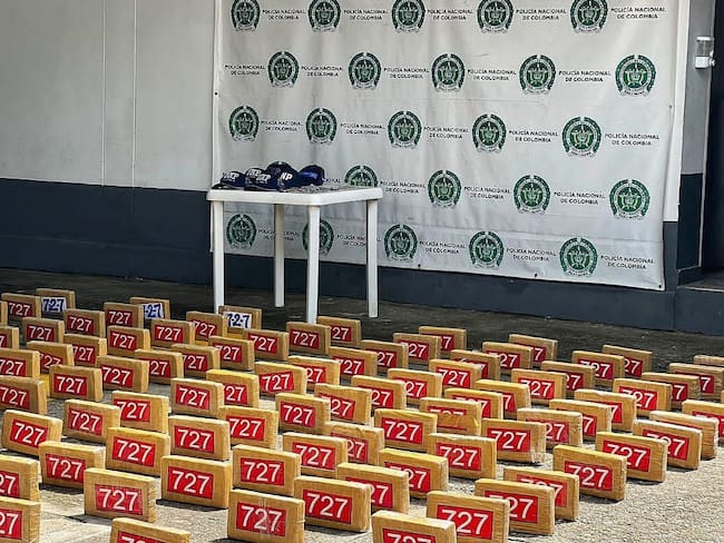 En 168 paquetes iban ocultos 150 kilogramos de cocaína. Crédito: Policía Nacional.