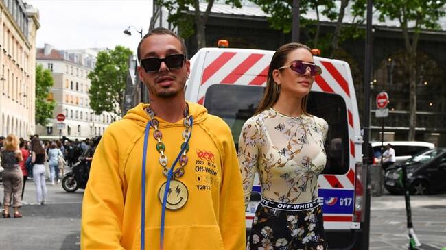 J Balvin junto a su novia Valentina Ferrer en las calles de Nueva York, su lugar de residencia. Foto: Getty Images/ Jacopo Raule