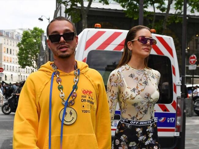 J Balvin junto a su novia Valentina Ferrer en las calles de Nueva York, su lugar de residencia. Foto: Getty Images/ Jacopo Raule