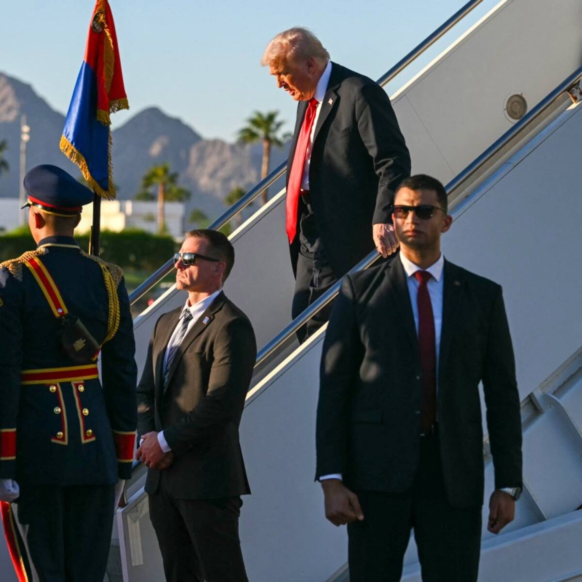 Trump llegó a Egipto para copresidir la firma del fin de dos años de guerra en Gaza