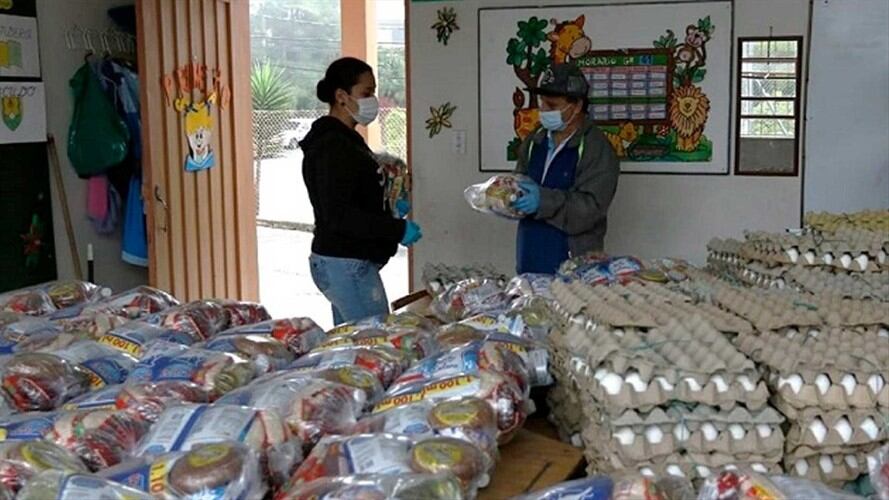 Con el PAE se deben beneficiar más de 5.692.734 estudiantes, pero hasta el momento se están atendiendo 5.251.935. Foto: Archivo Presidencia de la República