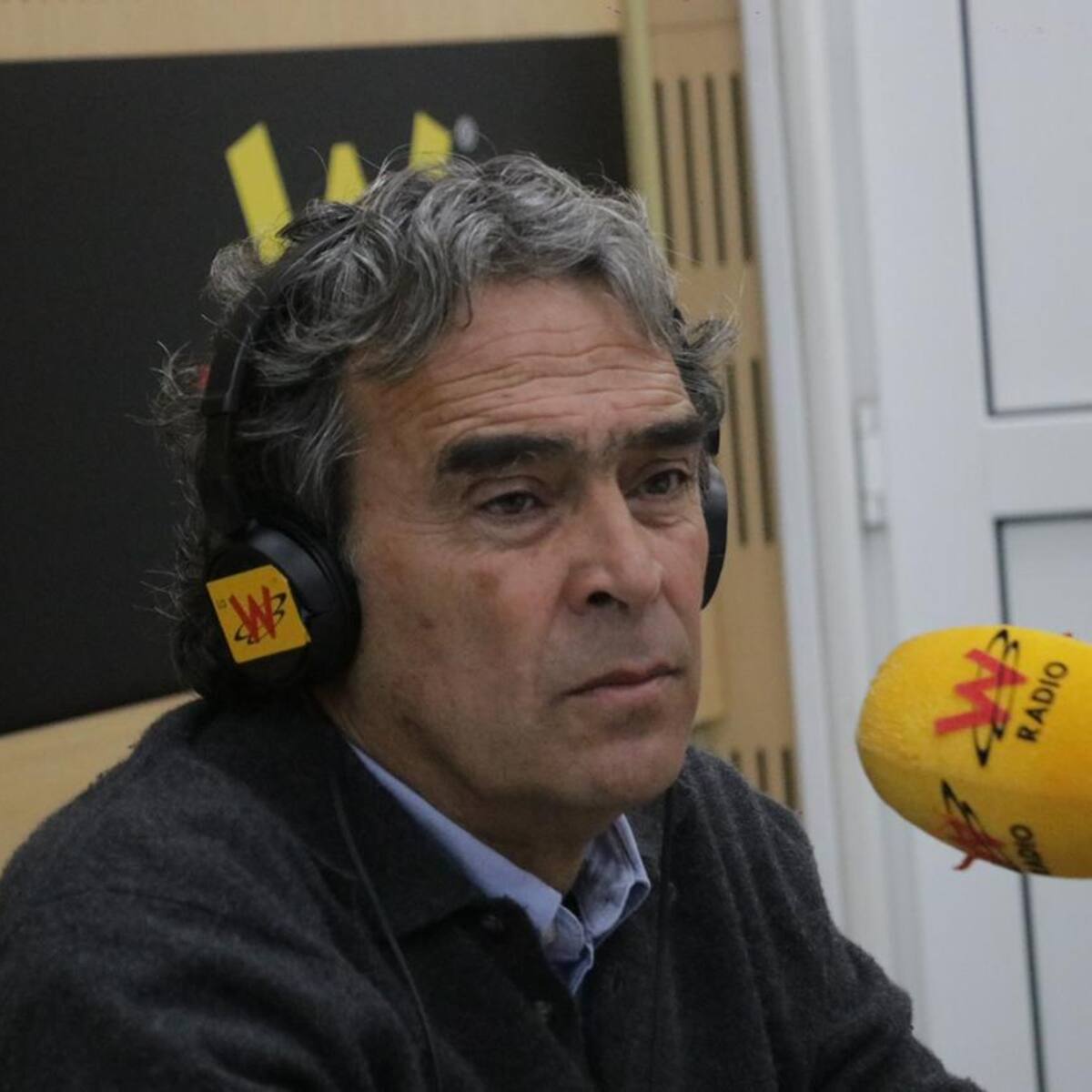 Nos quieren sacar, quieren convertir esto en una batalla entre Fico y Petro, y yo les voy a ganar: Sergio Fajardo