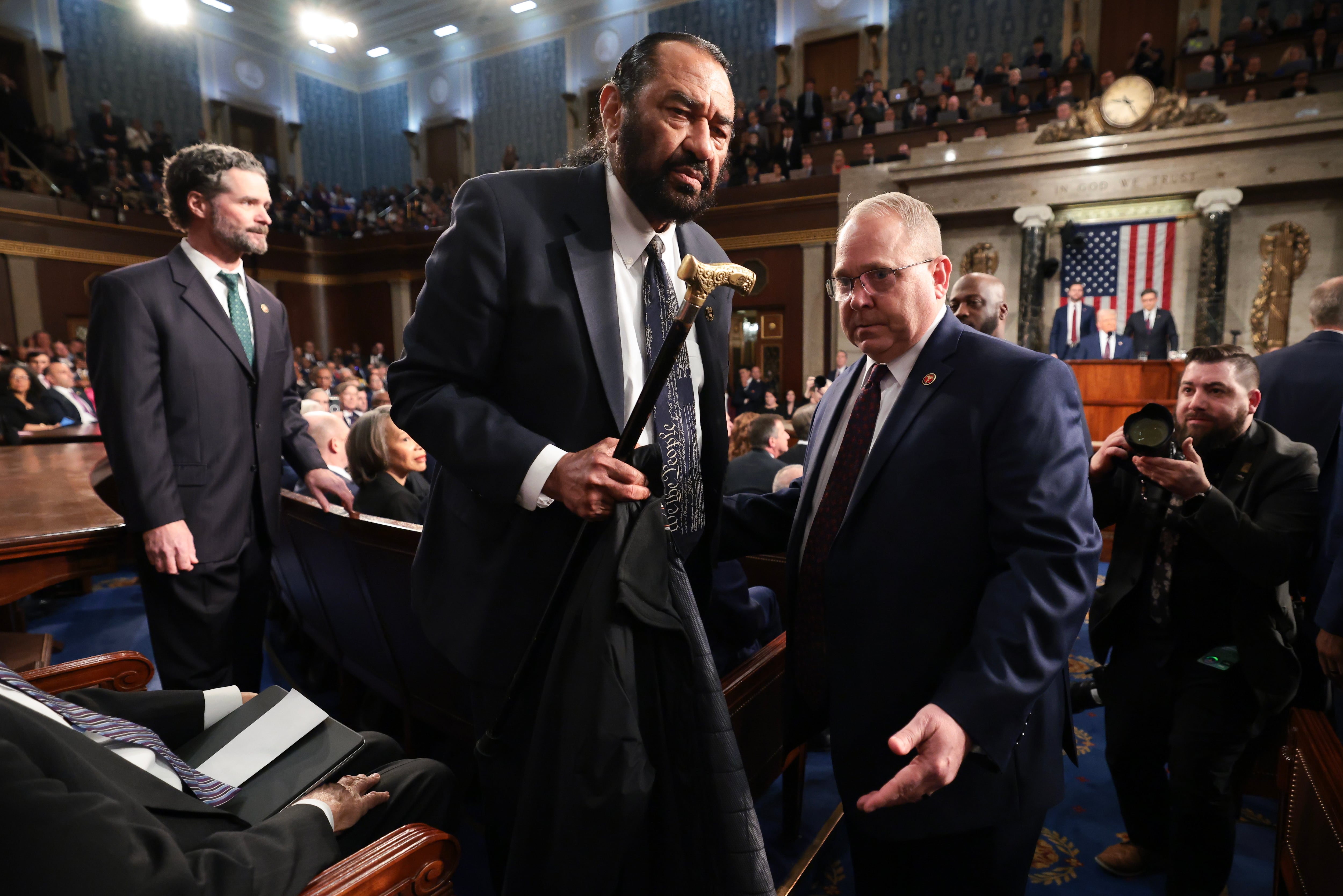 Congresista Al Green expulsado de la Cámara de Representantes por interrumpir a Trump en su discurso. FOTO: EFE/EPA/WIN MCNAMEE / POOL