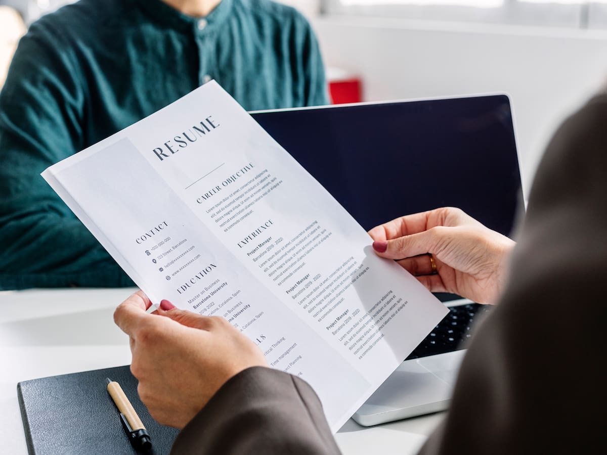 Ministerio de Hacienda busca abogados y practicantes para trabajar: ¿cómo postularse?