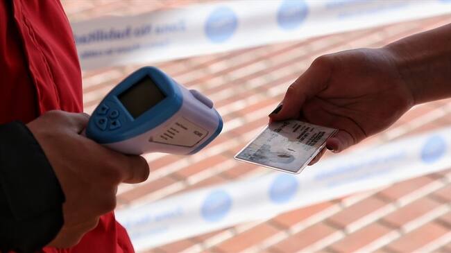 Por aumento de casos de COVID-19 volvería el ‘Pico y Cédula’ y la ‘Ley seca’ a Santa Marta. Foto: Colprensa