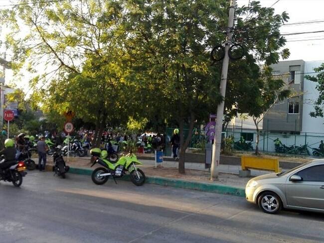 Tres policías muertos y 17 heridos en atentado en Barranquilla. Foto: Colprensa | Video: Silvana Salas (W Radio)