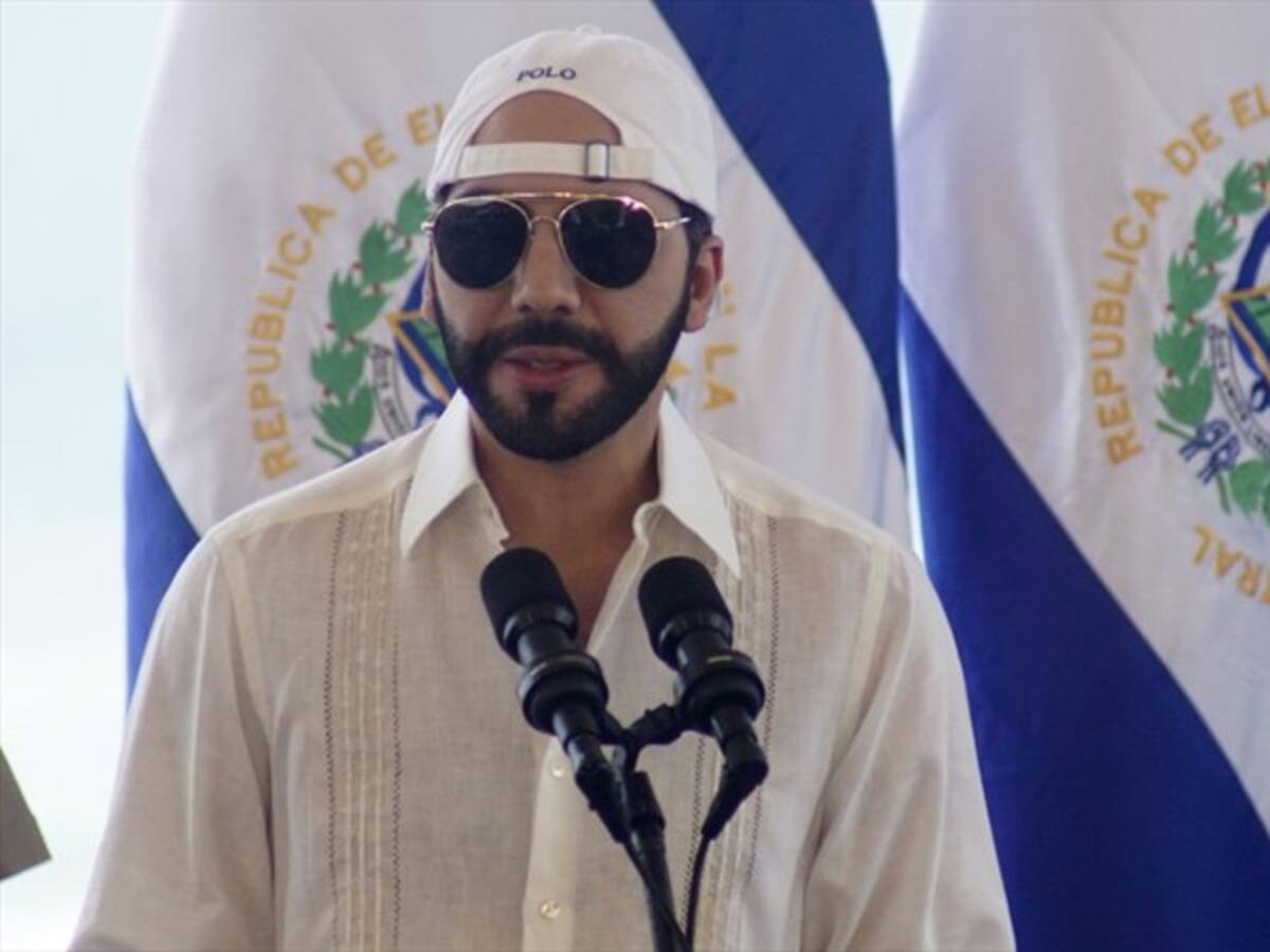 Señalan a Bukele de romper compromiso de no perseguir críticos en El Salvador