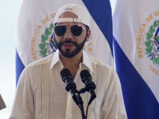 Señalan a Bukele de romper compromiso de no perseguir críticos en El Salvador. Foto: Getty Images