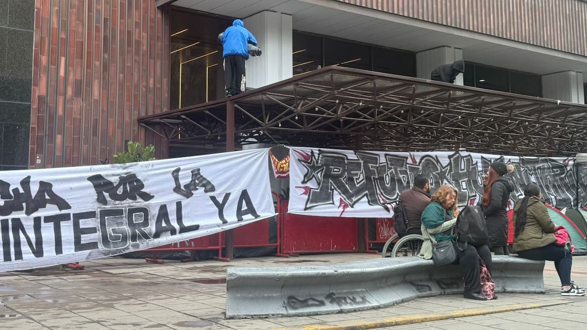 Cerca de mil contratistas no han podido atender en Integración Social por bloqueo a sede en Bogotá