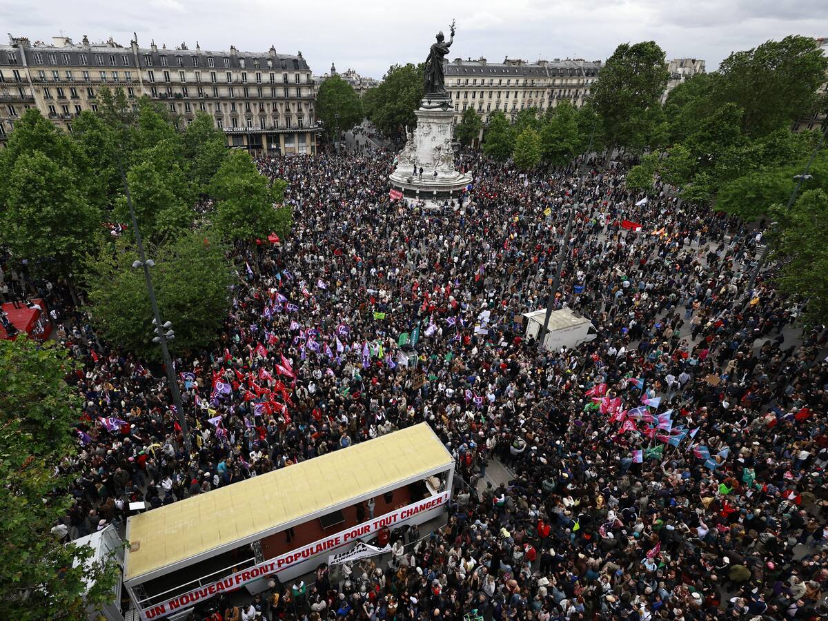 Miles de personas protestan en Francia contra la extrema derecha