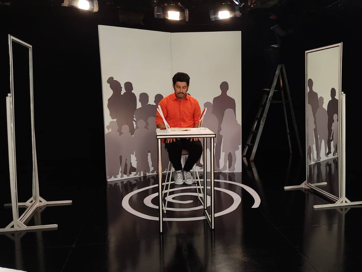 Es el símil del último informe de la Comisión: director de ‘Frente al Espejo’