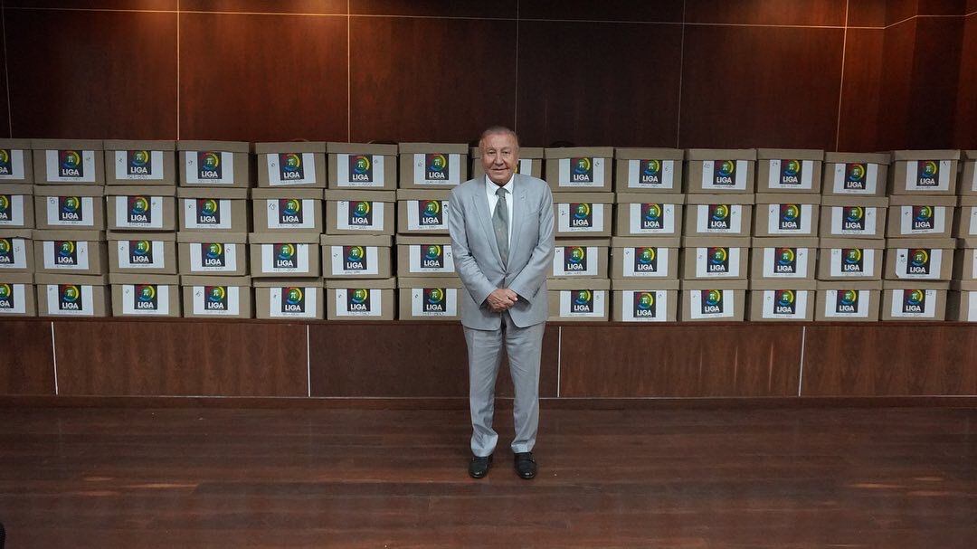 Rodolfo Hernández entregó cerca de dos millones de firmas para avalar su candidatura presidencial. Foto: Liga de Gobernantes Anticorrupción