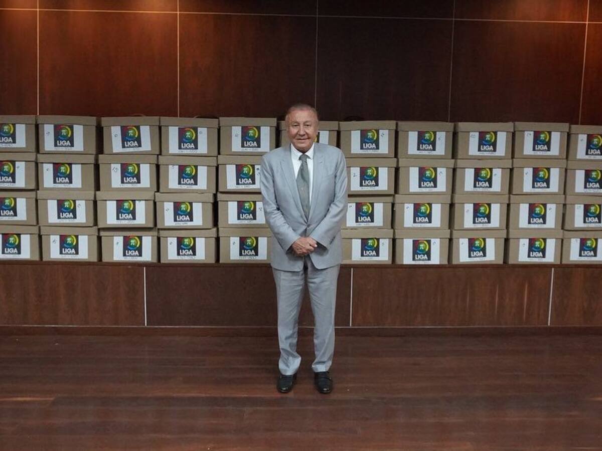 Rodolfo Hernández entregó cerca de dos millones de firmas para avalar su candidatura presidencial