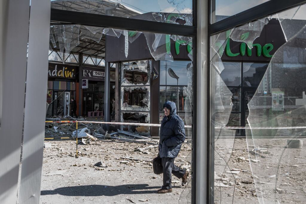 Rusia y Ucrania avanzan en un borrador de un acuerdo mientras siguen los ataques. (Photo by Andrea Carrubba/Anadolu Agency via Getty Images)