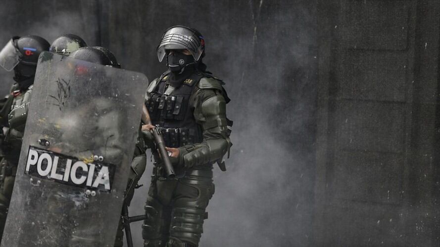 “¿Se dieron cuenta de lo que hicimos anoche? Anoche la hicimos, ¡viva la dictadura!”, decían los agentes de la Policía según el denunciante. Foto: Colprensa