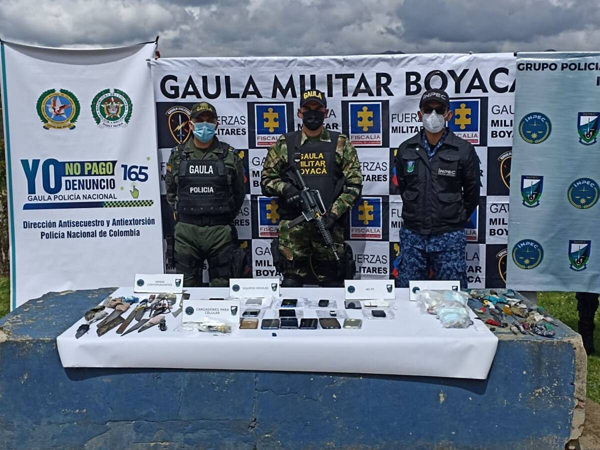 Encuentran más de 50 armas blancas durante allanamiento en la cárcel de Cómbita