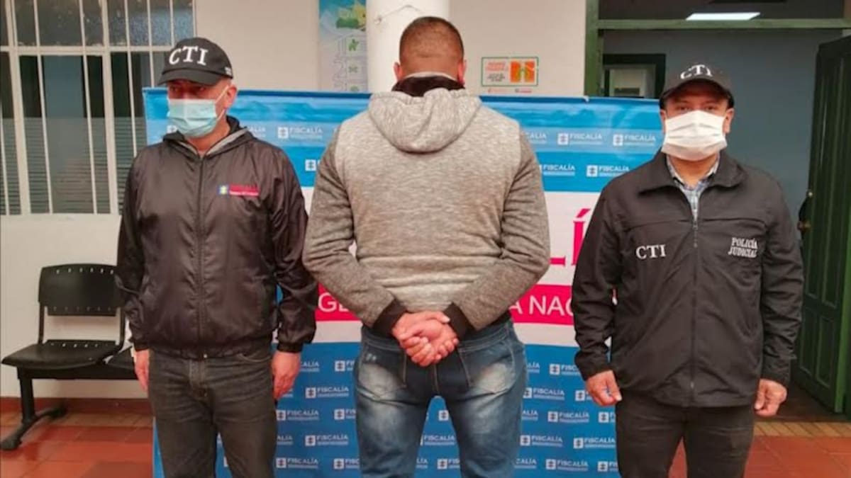 Condenan a más de cuatro años a policía (r) que exigió dinero a comerciante en Tunja