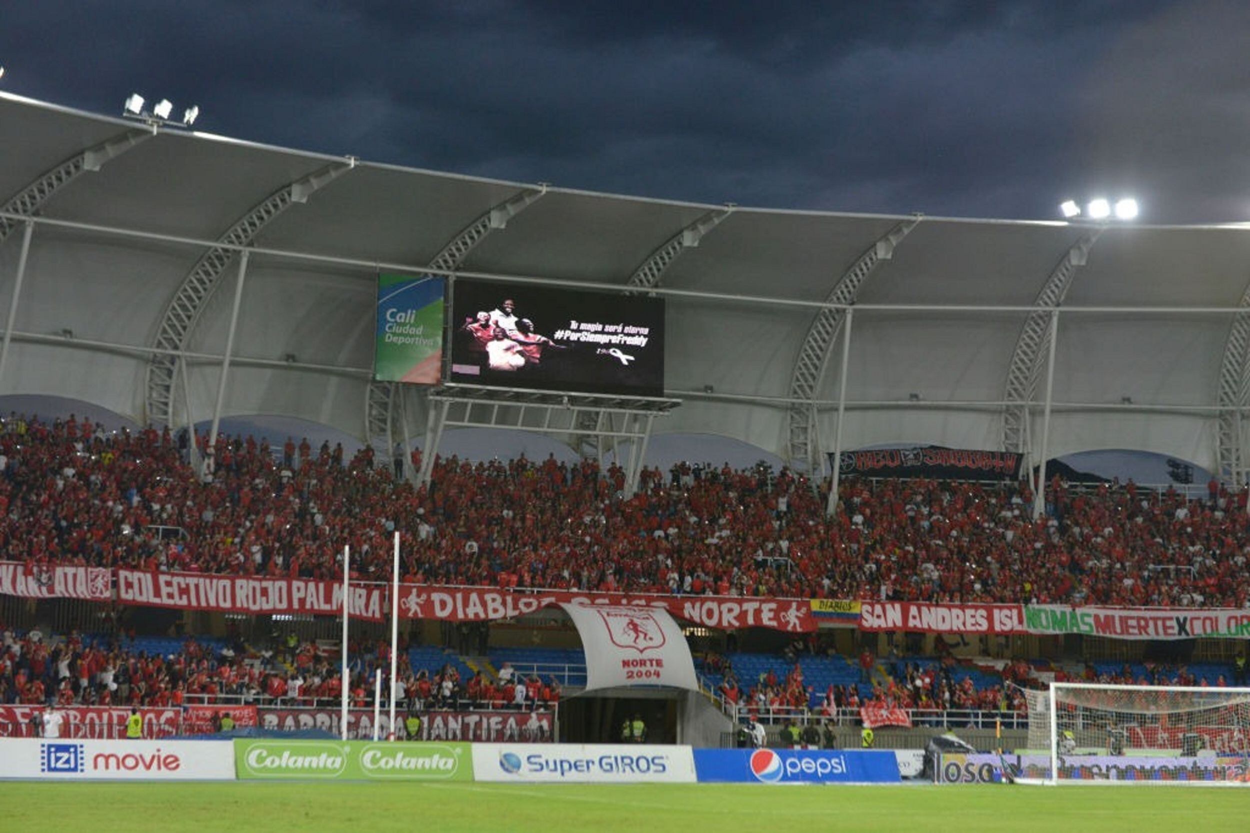 La Alcaldía de Cali ofreció millonaria recompensa para recuperar trapos del América. Foto:  Gabriel Aponte/Getty Images