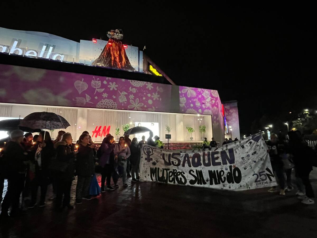 Plantón en Centro Comercial Santafé para exigir justicia por feminicidio