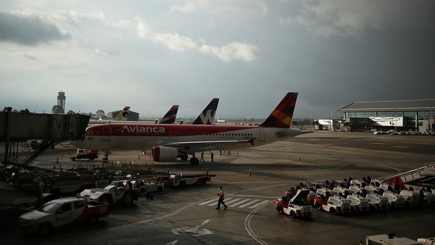Condiciones meteorológicas adversas nuevamente impactaron operación de El Dorado. Foto: Sergio Acero - Colprensa