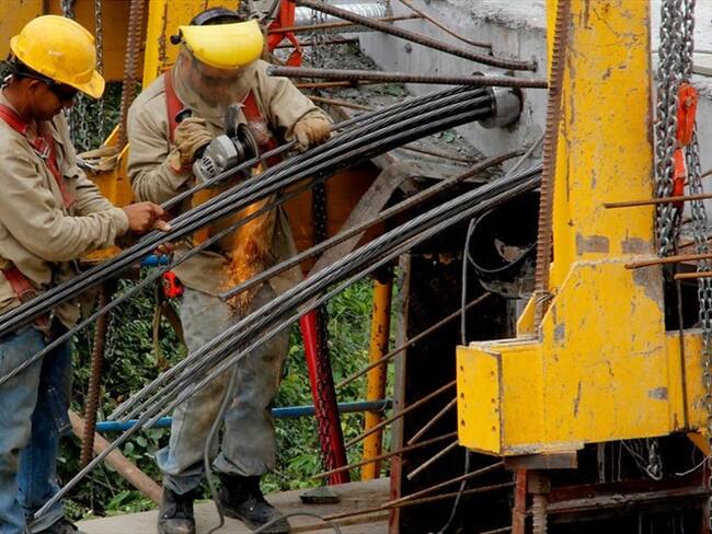 Según Mintransporte, el 90% de contratos de infraestructura del sector se han reactivado. Foto: Colprensa