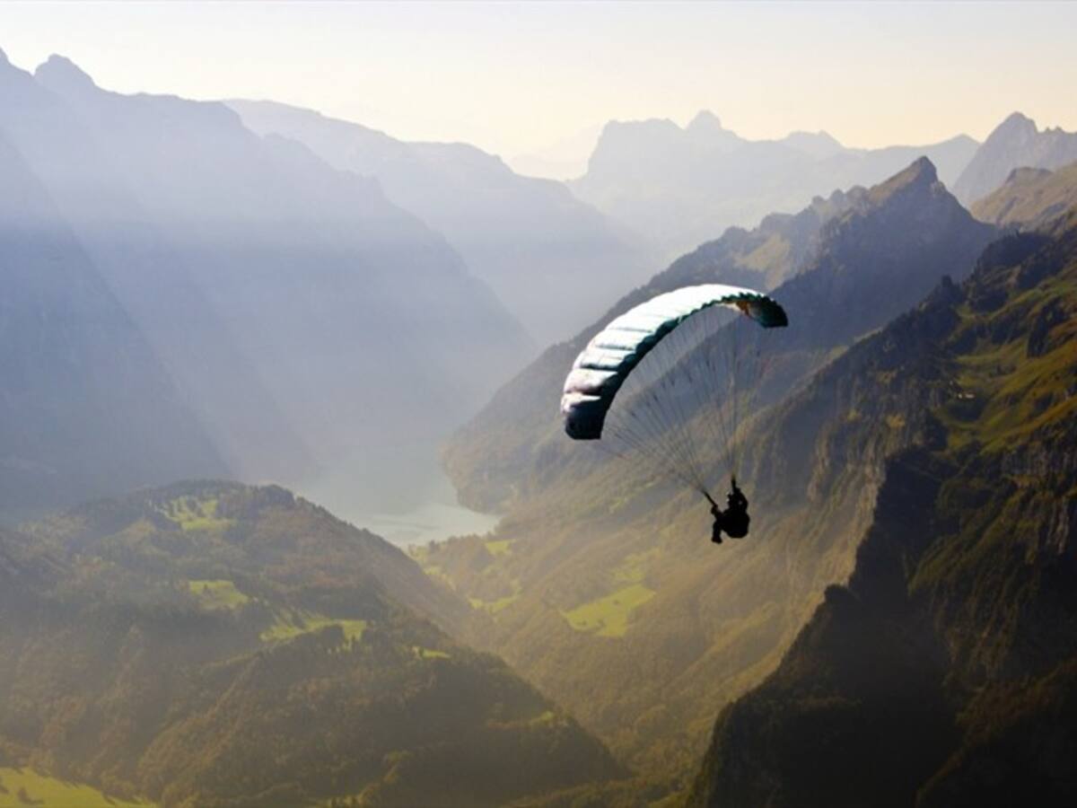 ¿En qué consiste el parapentismo acrobático como deporte?