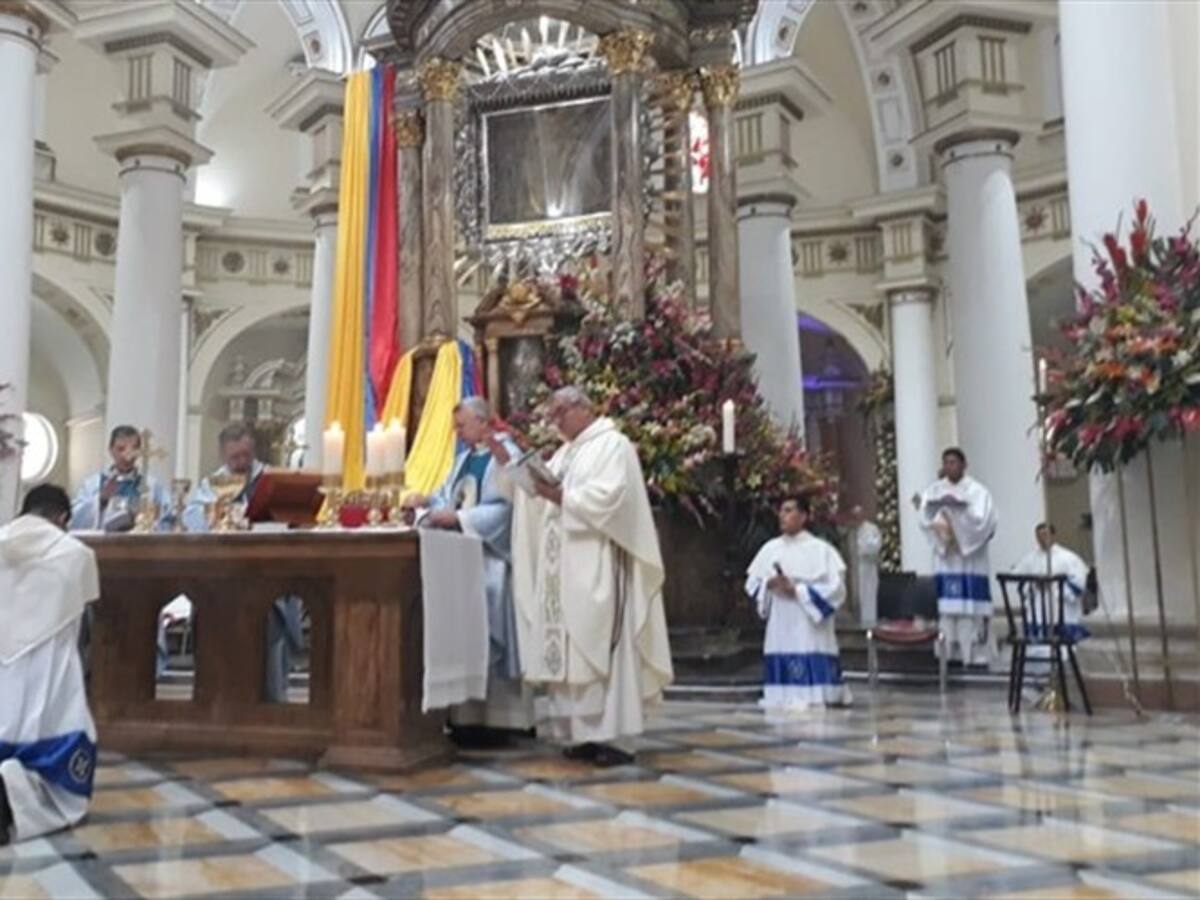 Inicia rosario mundial liderado por el Papa Francisco por víctimas y enfermos por COVID-19