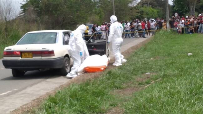 Funcionarios del CTI adelantaron los actos urgentes por el caso de la ciudadana asesinada por un militar . Foto: Cortesía