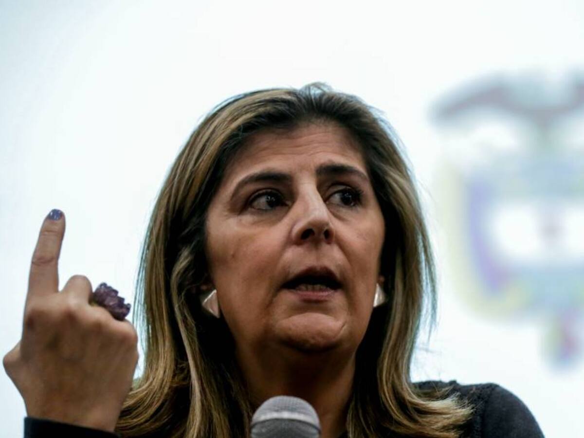 ¿A Laura Gil tampoco le avisaron que se iba?