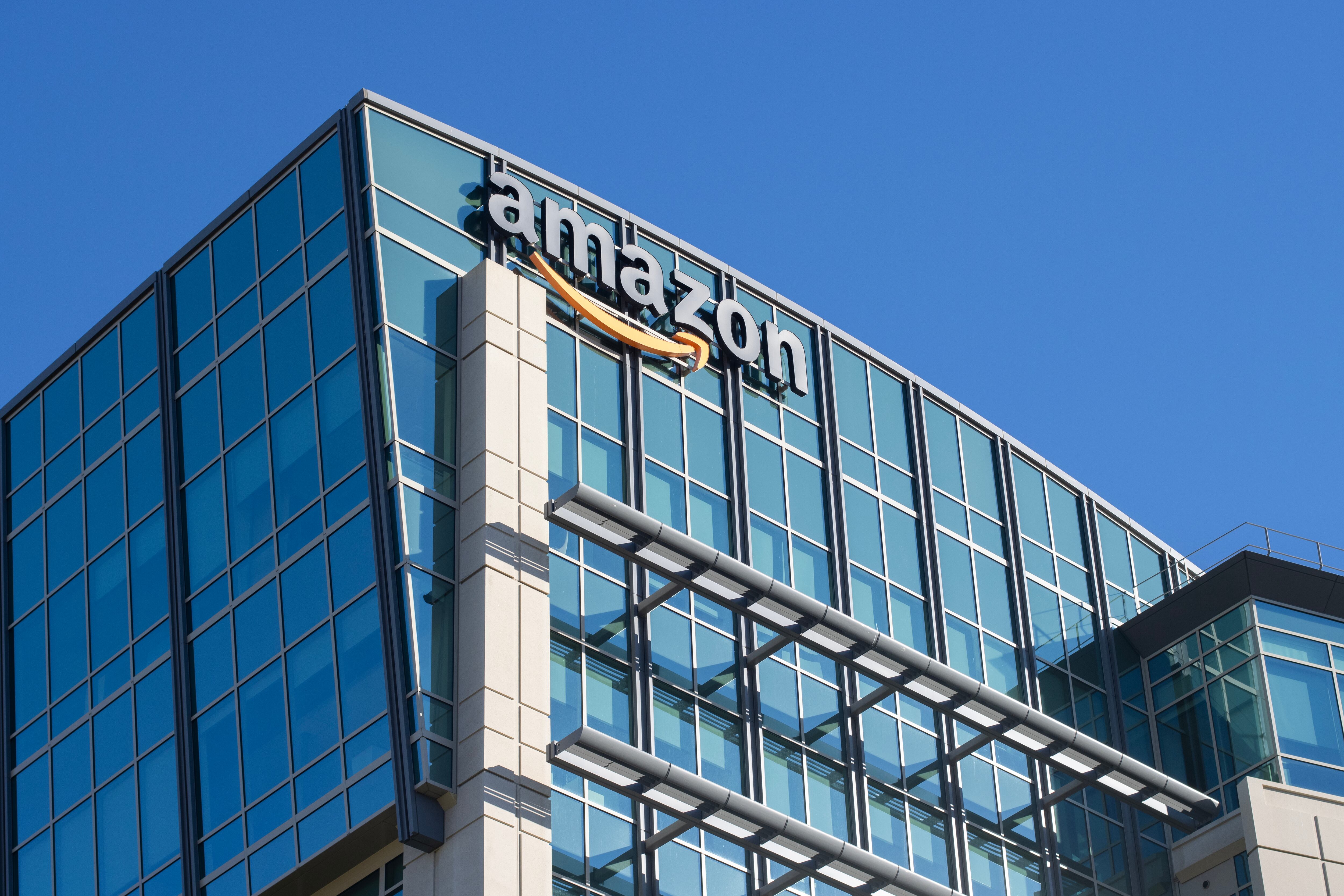 Amazon logró restablecer su servicio tras la caída que afectó a millones de usuarios. Foto: Getty Images.