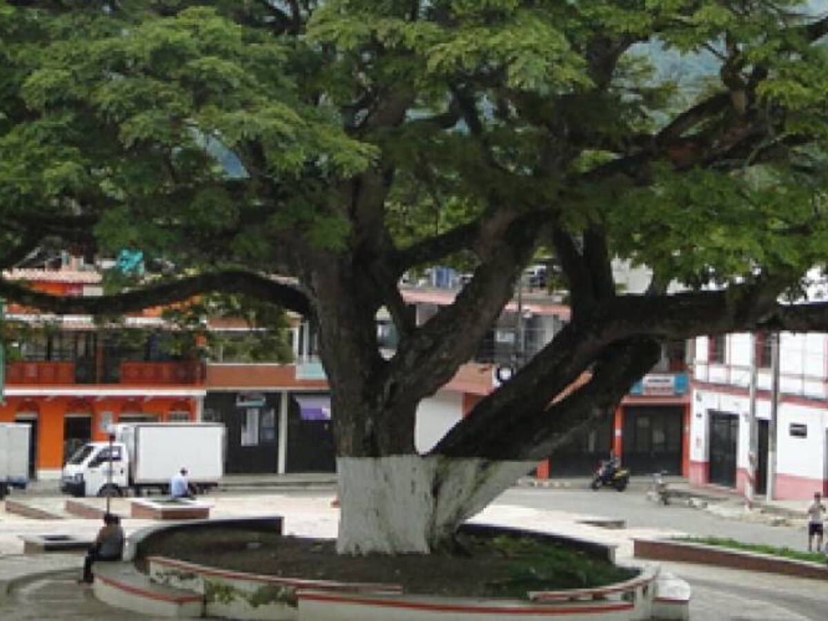 Landázuri cumple 21 días sin energía y agua