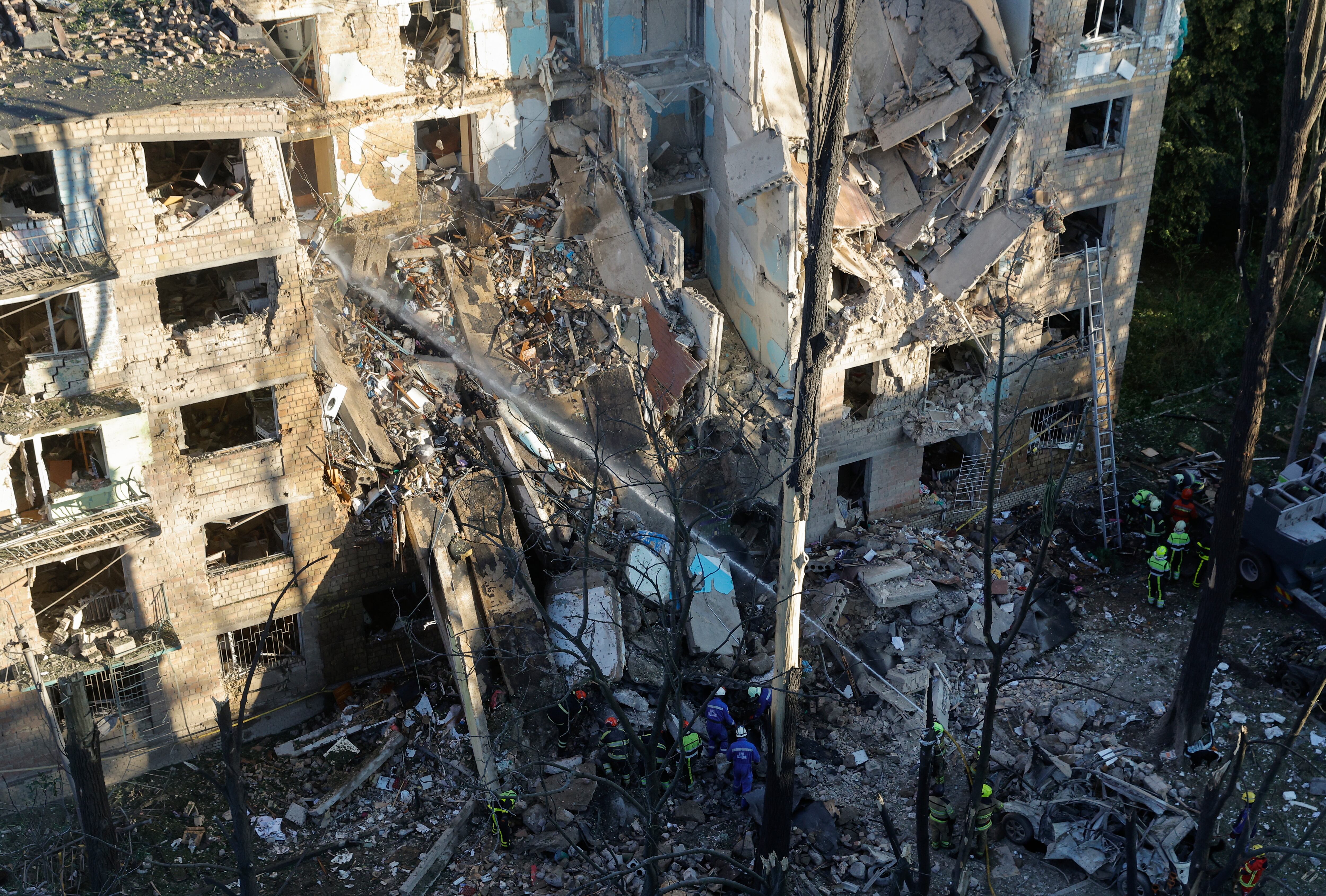 Nuevo ataque ruso en Ucrania dejó al menos tres muertos. Foto: EFE/EPA/SERGEY DOLZHENKO