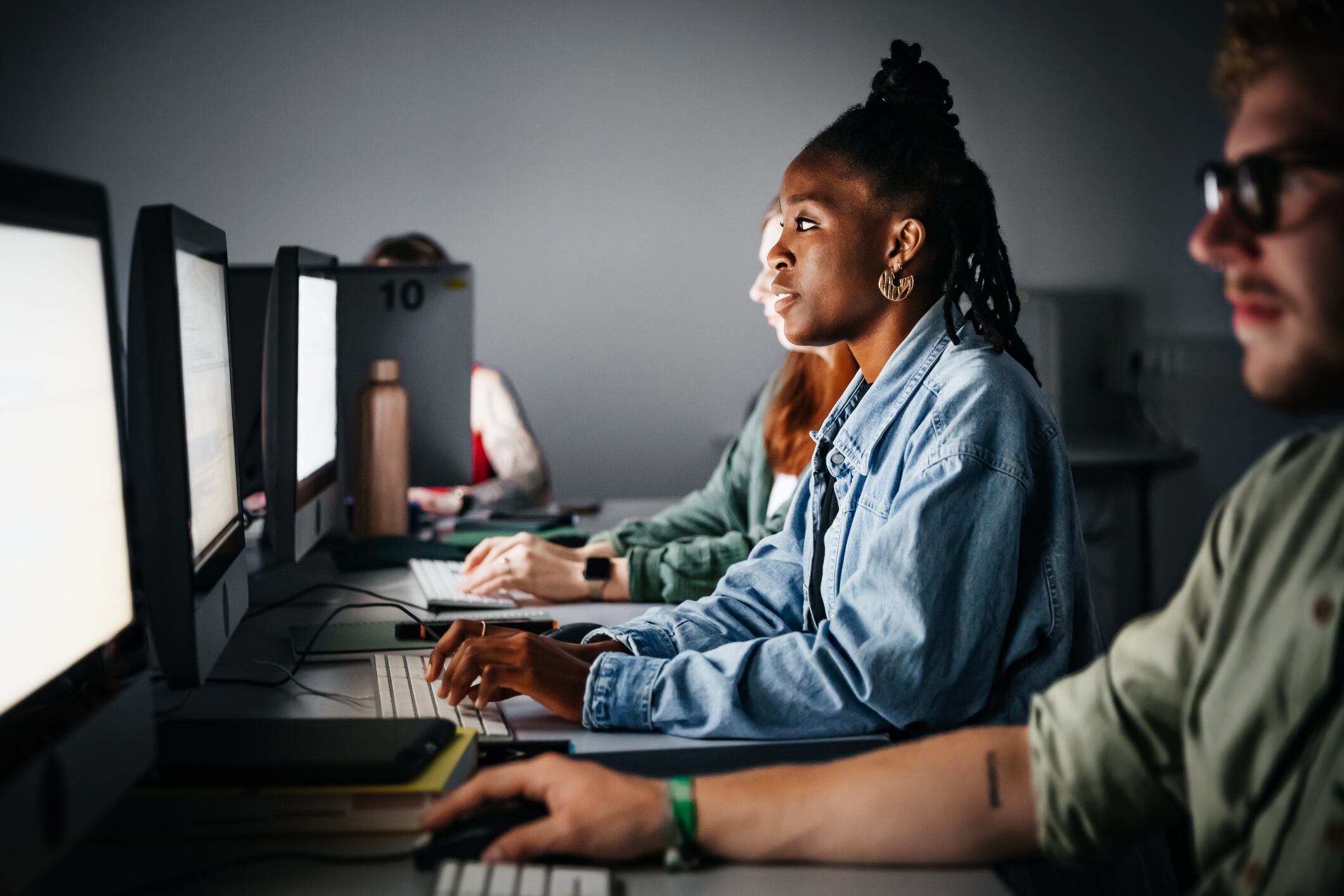 Imagen de referencia estudios tecnológicos. Foto: Getty Images.