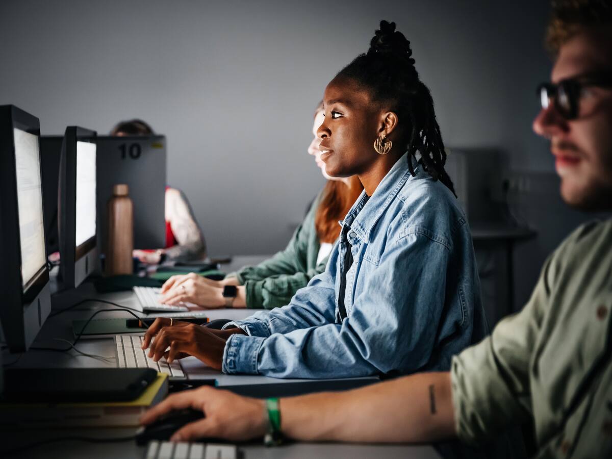 Estudiantes colombianos en España podrán acceder a más de 200 becas en tecnología