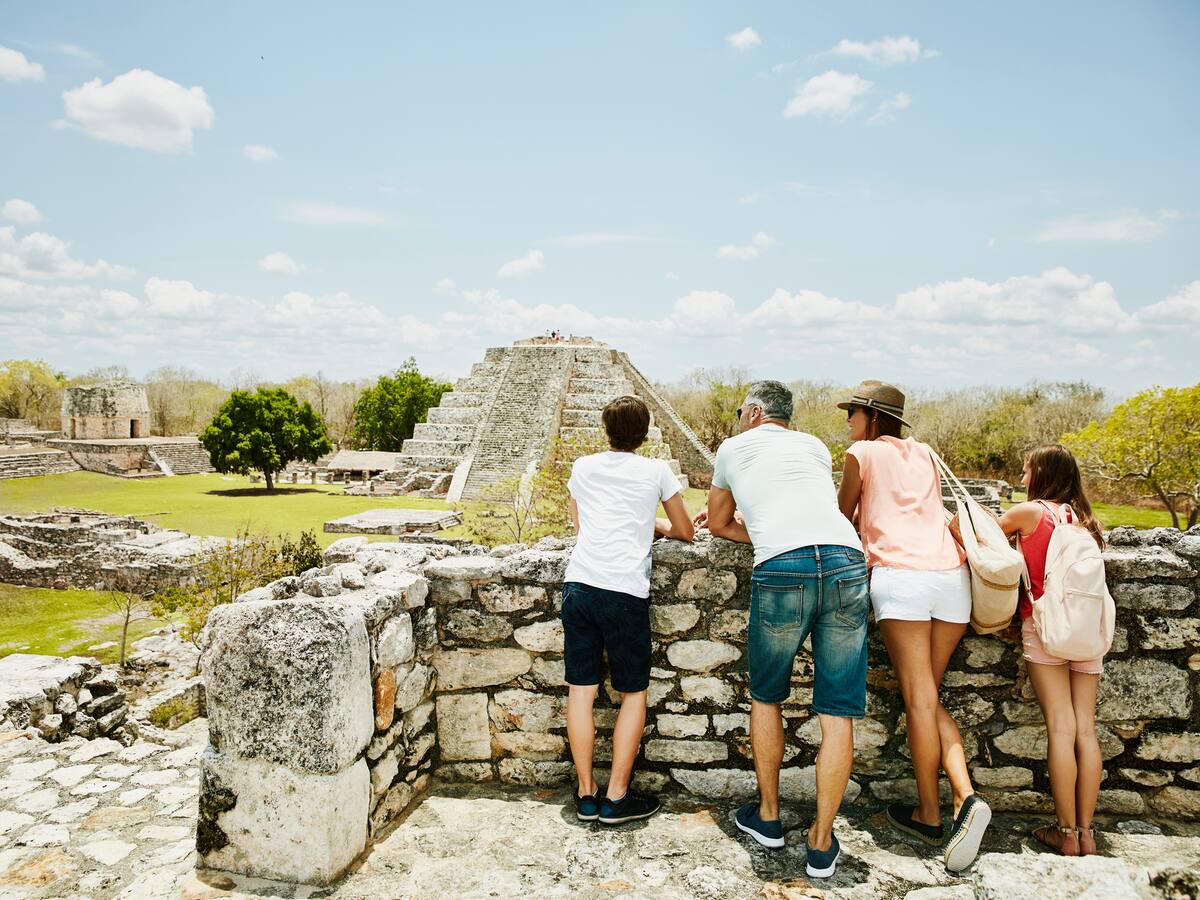 Qué necesita un menor de edad para viajar a España, México y más