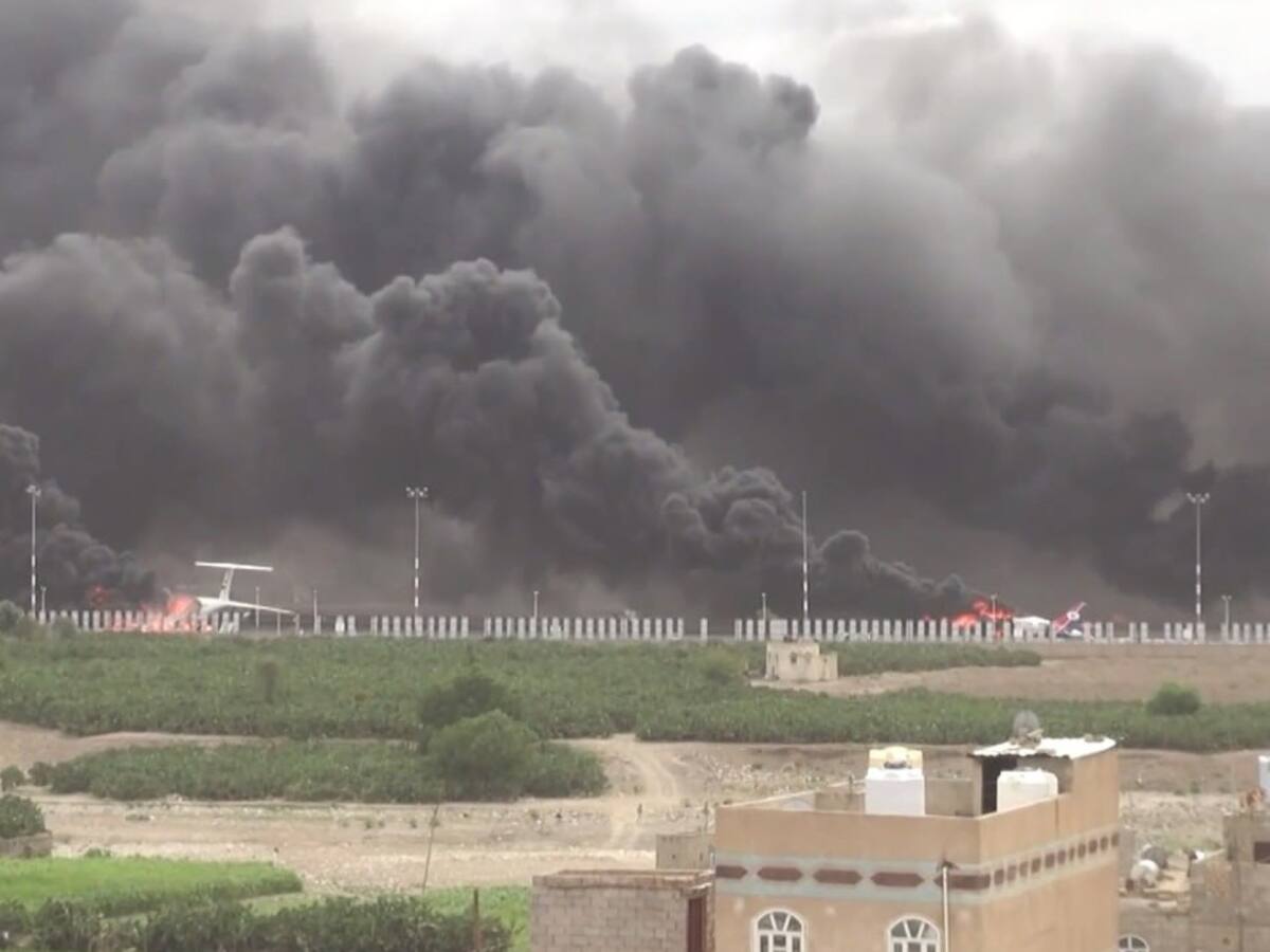 Al menos un muerto y nueve heridos en los ataques de Israel contra dos puertos del Yemen