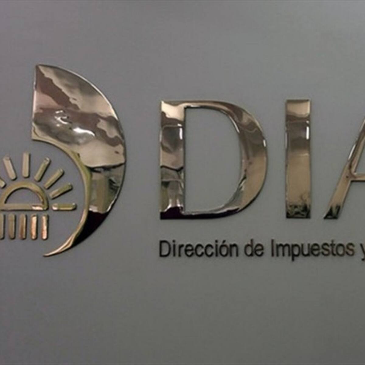 “Hay que legalizar y gravar la cocaína”: la propuesta del director de la DIAN