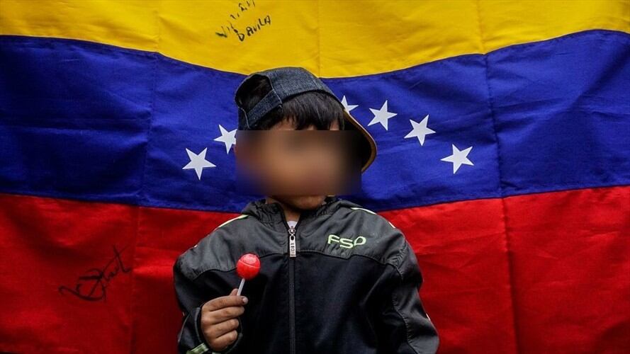 La Corte Constitucional falló una acción de tutela que ordena otorgarle nacionalidad colombiana a una menor que nació en Venezuela, de padres venezolanos, que no fue registrada en ese país. Foto: Getty Images / LUIS ACOSTA
