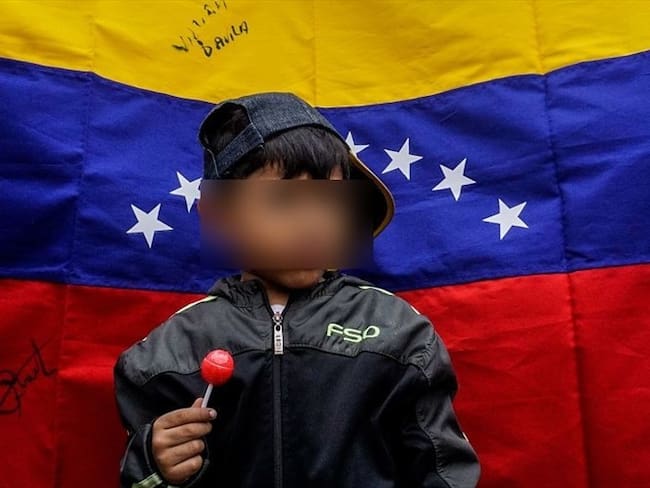 La Corte Constitucional falló una acción de tutela que ordena otorgarle nacionalidad colombiana a una menor que nació en Venezuela, de padres venezolanos, que no fue registrada en ese país. Foto: Getty Images / LUIS ACOSTA