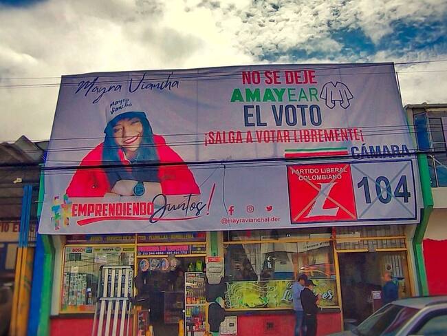 Vianchá dice que mantendrá la valla, mientras la campaña Amaya no solicitará que la retire por ser una nimiedad. Foto: Suministrada.