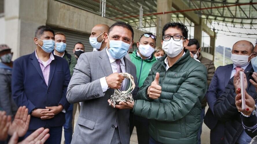 El pasado 18 de agosto, el gobernador de Boyacá, Ramiro Barragán, entregó las llaves del Parque Agroalimentario al alcalde de Tunja, Alejandro Funeme. . Foto: Gobernación de Boyacá