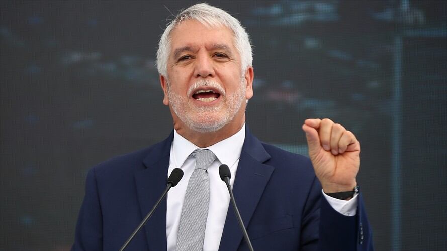 Es el día perfecto para salir a caminar, compartir con la familia y votar: Enrique Peñalosa. Foto: Redacción W Radio