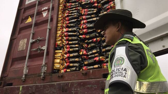 Policía incautó 16 toneladas de carbón vegetal en el departamento del Atlántico. Foto: Policía Metropolitana