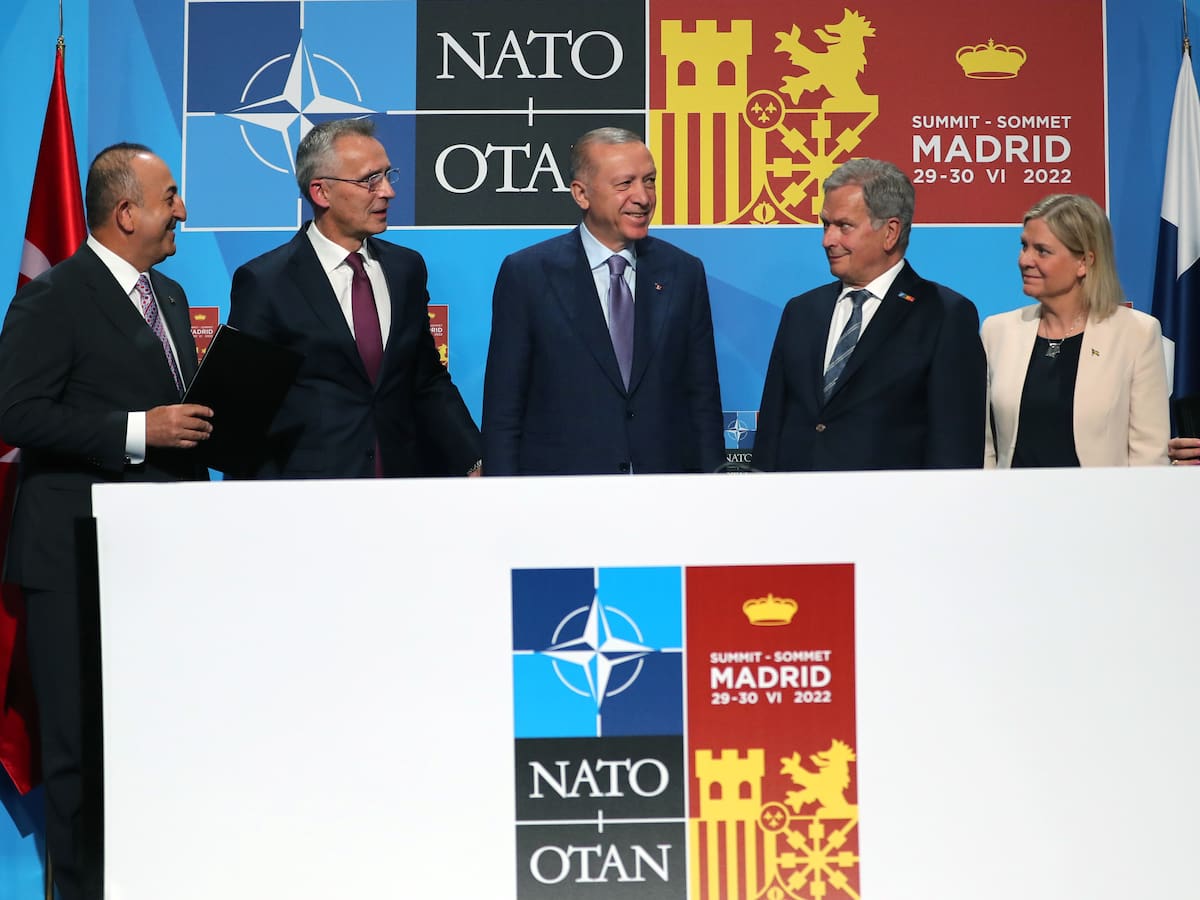 Turquía, Finlandia y Suecia firman acuerdo para el acceso de los nórdicos a la OTAN